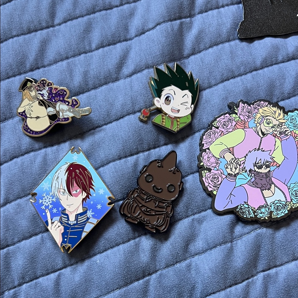 Random Anime Character Enamel Pin Set
